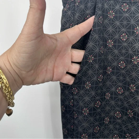 Tommy Bahama Silk 2 Piece Outfit Black Gray V Neck Sleeveless Top Pants - Picture 6 of 10